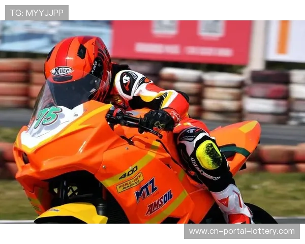 退役车手转型赛事解说：需提前背诵百名选手资料，解说台堪比第二赛场